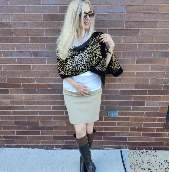 Vintage Accessories - Vintage Unbranded Ex Condition & Pro Cleaned Velvet Animal Print Scarf/Wrap, $39